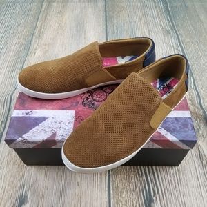 *NIB* ENGLISH LAUNDRY Slip-On Sneaker